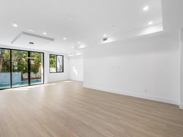 408 SE 2nd Street, Delray Beach FL 33483