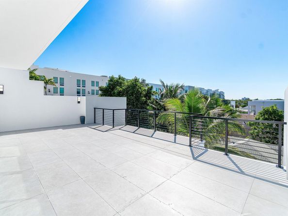 408 SE 2nd Street, Delray Beach FL 33483