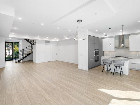 408 SE 2nd Street, Delray Beach FL 33483