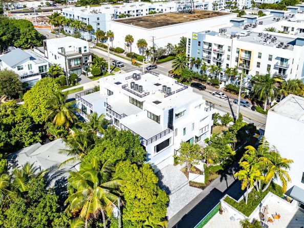 408 SE 2nd Street, Delray Beach FL 33483