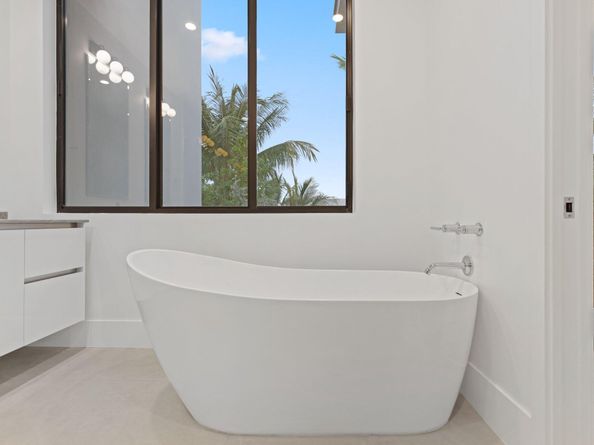 408 SE 2nd Street, Delray Beach FL 33483