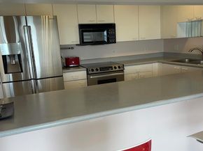 17700 N Bay Road 702, Sunny Isles Beach FL 33160