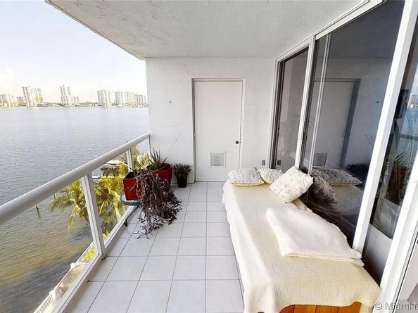 17700 N Bay Road 702, Sunny Isles Beach FL 33160