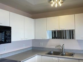 17700 N Bay Road 702, Sunny Isles Beach FL 33160