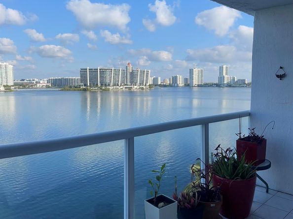 17700 N Bay Road 702, Sunny Isles Beach FL 33160