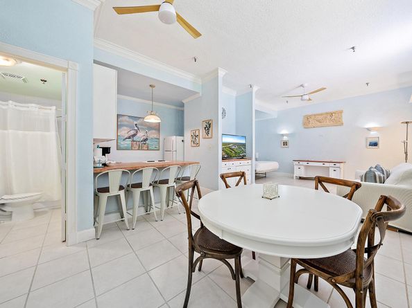 235 Sunrise Avenue 1050, Palm Beach FL 33480