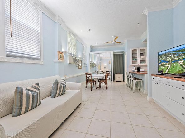 235 Sunrise Avenue 1050, Palm Beach FL 33480