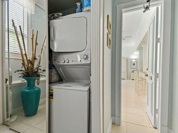235 Sunrise Avenue 1050, Palm Beach FL 33480