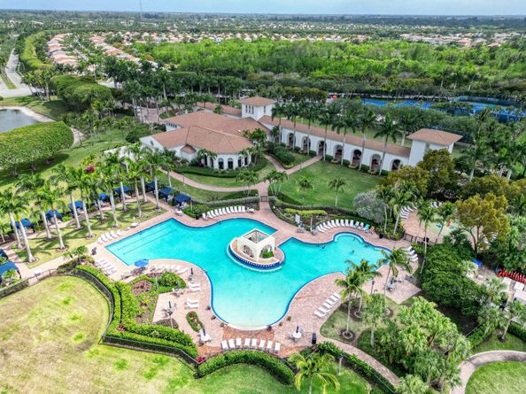 9161 Dupont Place, Wellington FL 33414