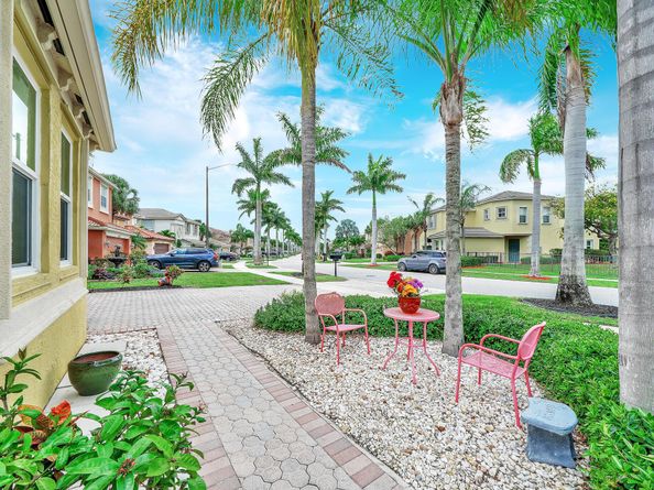 9161 Dupont Place, Wellington FL 33414