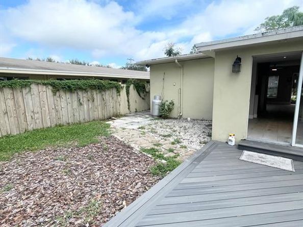 1835 Park Ln, Fort Lauderdale FL 33315