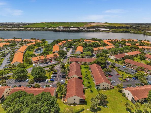 306 Congressional Way 306, Deerfield Beach FL 33442