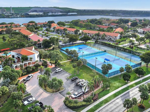 306 Congressional Way 306, Deerfield Beach FL 33442