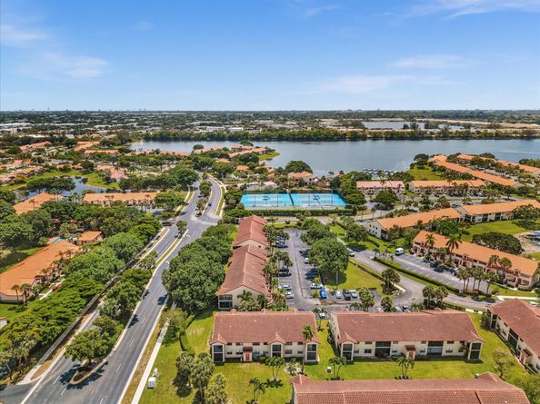 306 Congressional Way 306, Deerfield Beach FL 33442