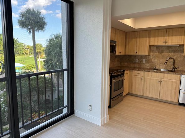 6805 Willow Wood Drive 5032, Boca Raton FL 33434