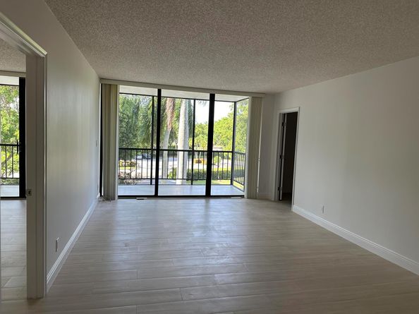 6805 Willow Wood Drive 5032, Boca Raton FL 33434
