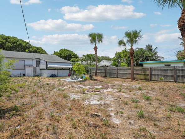 1222 N L Street, Lake Worth Beach FL 33460