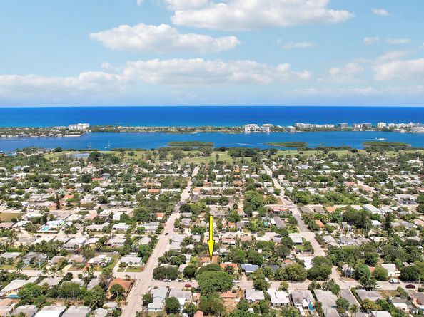 1222 N L Street, Lake Worth Beach FL 33460