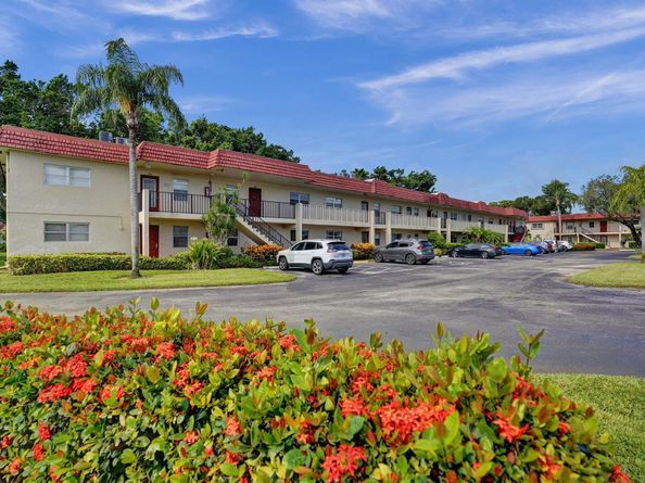 32 Abbey Lane 205, Delray Beach FL 33446