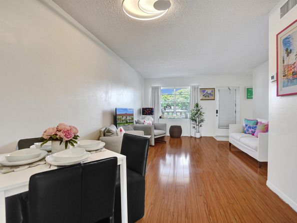 32 Abbey Lane 205, Delray Beach FL 33446