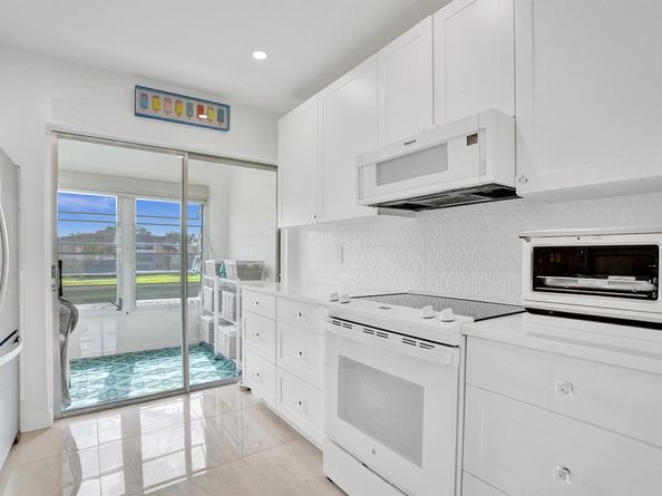 32 Abbey Lane 205, Delray Beach FL 33446