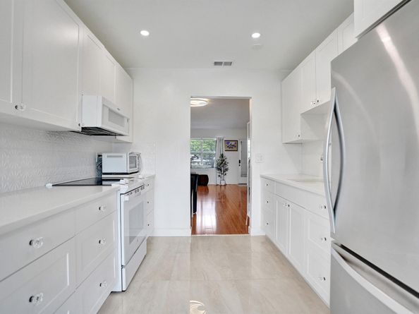 32 Abbey Lane 205, Delray Beach FL 33446