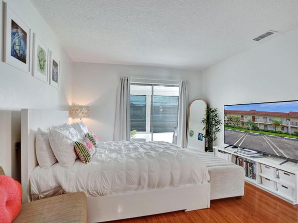 32 Abbey Lane 205, Delray Beach FL 33446