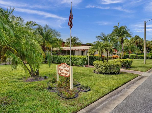 32 Abbey Lane 205, Delray Beach FL 33446