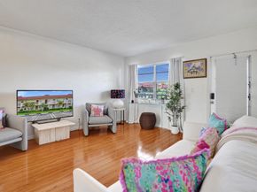 32 Abbey Lane 205, Delray Beach FL 33446