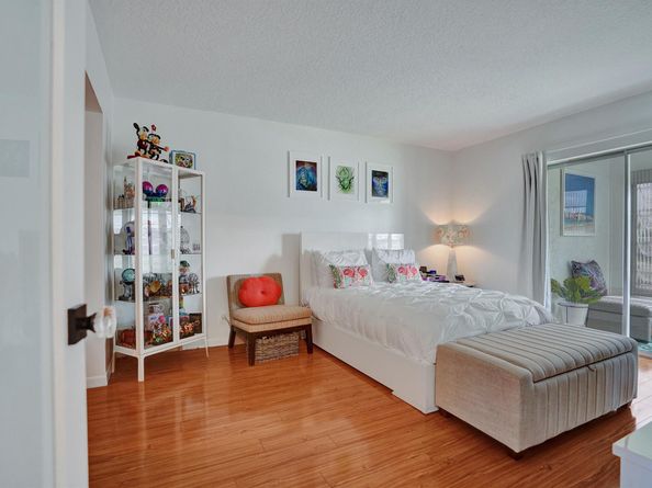 32 Abbey Lane 205, Delray Beach FL 33446
