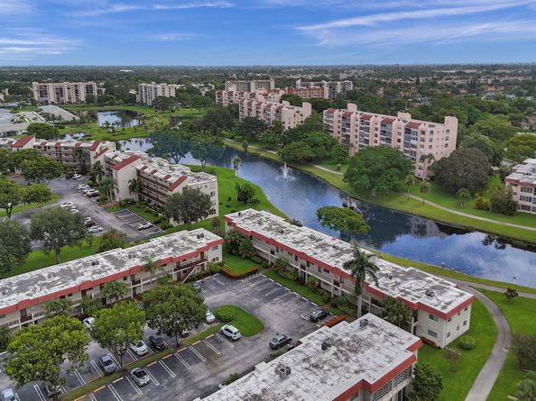 32 Abbey Lane 205, Delray Beach FL 33446