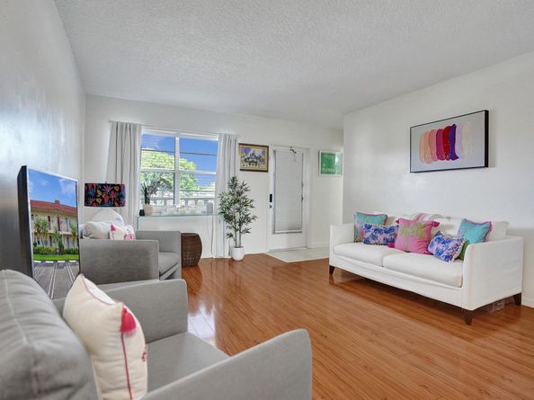 32 Abbey Lane 205, Delray Beach FL 33446