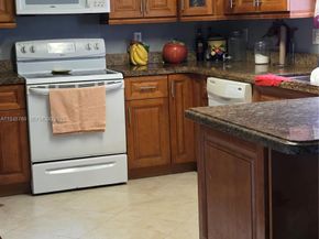 1084 SE 13th Avenue, Homestead FL 33035