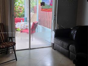1084 SE 13th Avenue, Homestead FL 33035