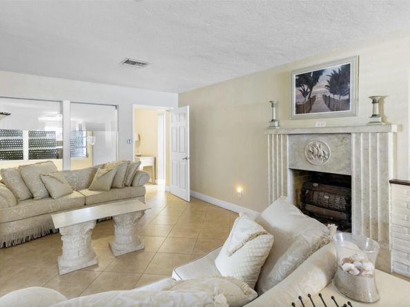 2412 N Ocean Boulevard, Fort Lauderdale FL 33305