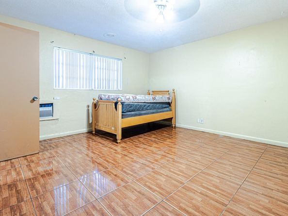 661 SW 28th Way, Fort Lauderdale FL 33312