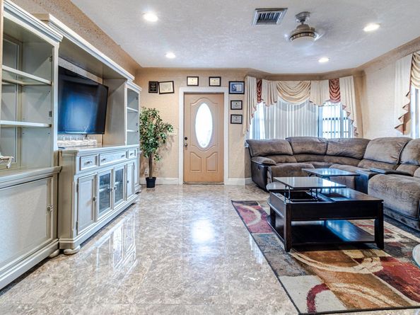 661 SW 28th Way, Fort Lauderdale FL 33312
