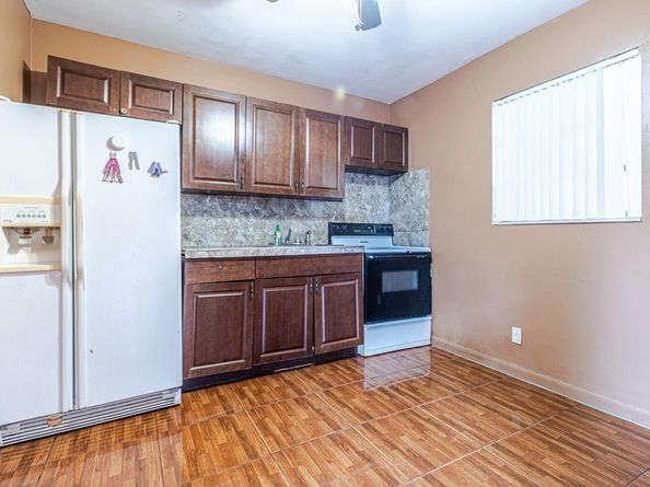 661 SW 28th Way, Fort Lauderdale FL 33312