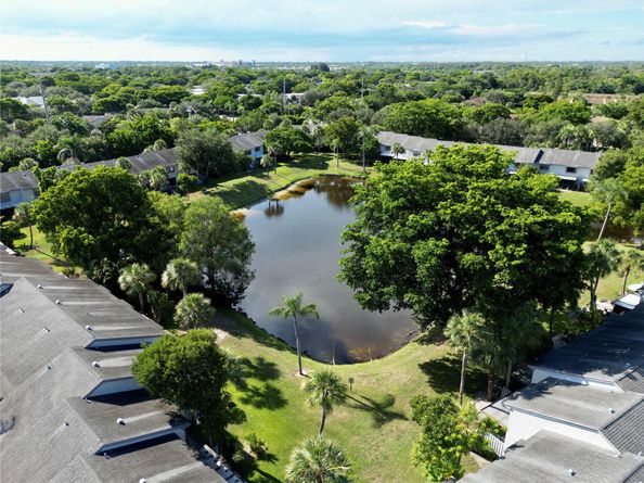 3264 Carambola Cir 3264, Coconut Creek FL 33066