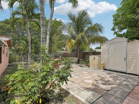 7591 Polk St, Hollywood FL 33024