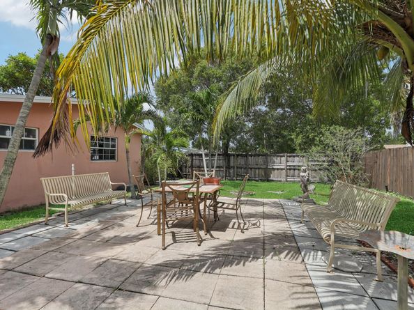 7591 Polk St, Hollywood FL 33024