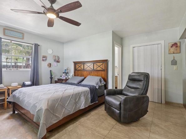 7591 Polk St, Hollywood FL 33024