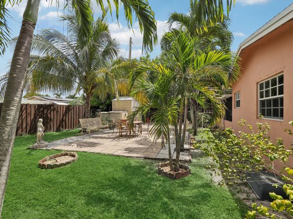 7591 Polk St, Hollywood FL 33024