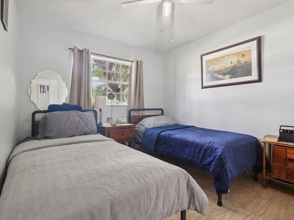 7591 Polk St, Hollywood FL 33024