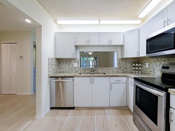 350 Club Circle 206, Boca Raton FL 33487