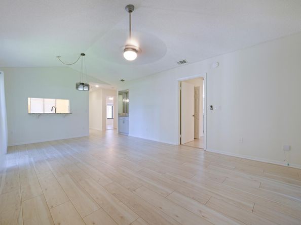350 Club Circle 206, Boca Raton FL 33487