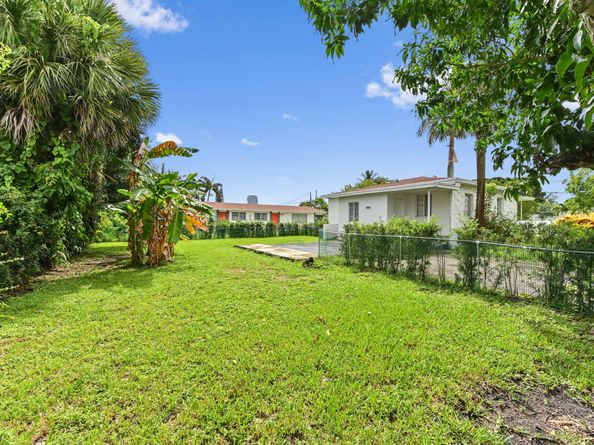 538 SW 7th Street, Hallandale Beach FL 33009