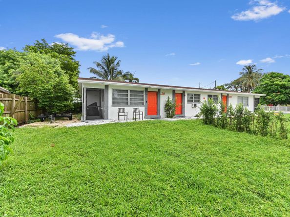 538 SW 7th Street, Hallandale Beach FL 33009