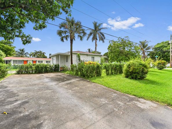 538 SW 7th Street, Hallandale Beach FL 33009