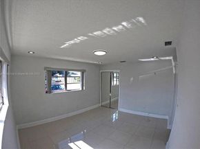 538 SW 7th Street, Hallandale Beach FL 33009